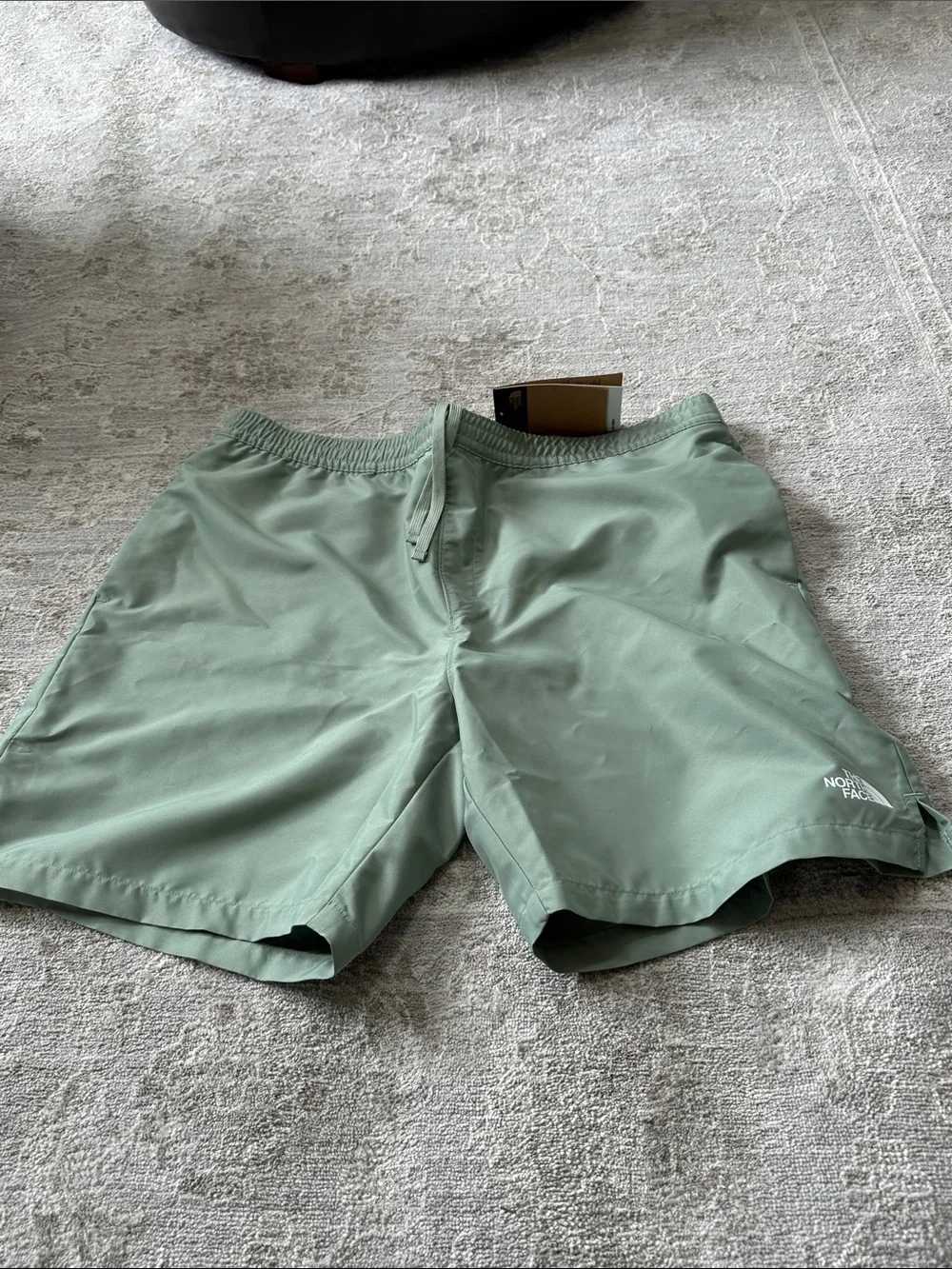 The North Face Men's Large Water Shorts in Slate Moss color. Flash dry materials